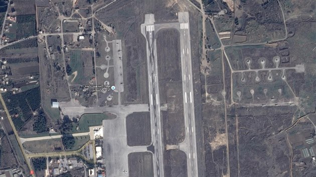 Takto bylo letit u Latakje znmo dosud. Nevypadalo to na moc stavebnch prac.