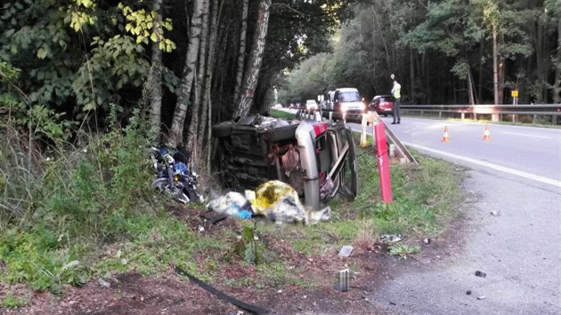 Tragick nehoda motocyklu a osobnho auta u Rodvnova na Jindichohradecku.