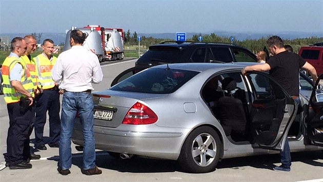 Nmeck policie provd kontroly na pechodu Krsn Les - Breitenau, kde esko-saskou hranici protn dlnice D8. (17. z 2015)