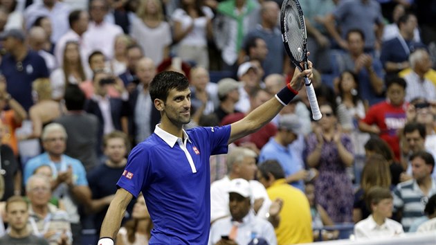 JSEM VE FINLE. Novak Djokovi se raduje pot, co postoupil do finle US Open.