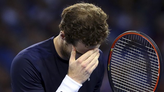 CO JSEM TO PROVEDL... Nespokojen Andy Murray ve tyhe v semifinle Davis Cupu