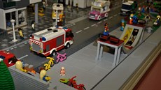 Modely ze stavebnice Lego zapjí stavitelé z rzných míst R. Model msta z...