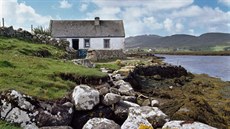 Krása ostrova Inishnee, známého té jako Inis Beag, je poetická, ale té...