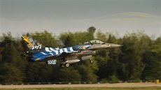 Řecký Zeus tým s letounem F-16 na Dnech NATO v Ostravě Řecký Zeus tým s letounem F-16 na Dnech NATO v Ostravě