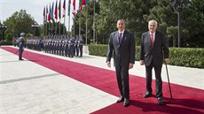 Prezident Miloš Zeman se sešel 15. září v prezidentské rezidenci Zugulba v Baku... Prezident Miloš Zeman se sešel 15. září v prezidentské rezidenci Zugulba v Baku...