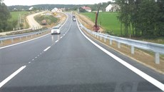 Nová silnice kopíruje v Pocoucově tu původní Nová silnice kopíruje v Pocoucově tu původní