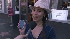Moderátor Jimmy Kimmel napálil lidi se starým iPhonem. Moderátor Jimmy Kimmel napálil lidi se starým iPhonem.