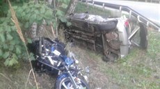 Tragická nehoda motocyklu a osobního auta u Rodvínova na Jindichohradecku.