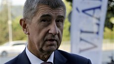 Ministr financí Andrej Babiš hovoří 14. září s novináři před zasedáním vlády v... Ministr financí Andrej Babiš hovoří 14. září s novináři před zasedáním vlády v...