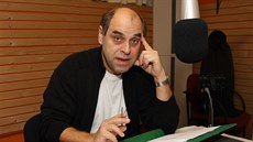 Herec Miroslav Táborský při natáčení audioknihy Herec Miroslav Táborský při natáčení audioknihy