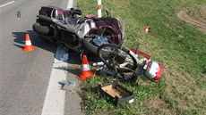 Střet s motorkou řidič elektrokola nepřežil. Střet s motorkou řidič elektrokola nepřežil.