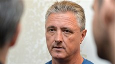PŘED ODLETEM. Kapitán daviscupového týmu Jaroslav Navrátil odpovídá na otázky... PŘED ODLETEM. Kapitán daviscupového týmu Jaroslav Navrátil odpovídá na otázky...