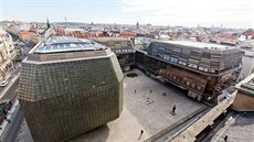 První budovou, kde cesta za nejošklivější pražskou architekturou začne, je Nová... První budovou, kde cesta za nejošklivější pražskou architekturou začne, je Nová...