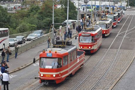 Pohyb mazací tramvaje mete sledovat na internetu