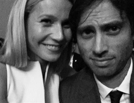 Gwyneth Paltrowová a její mu Brad Falchuk (Los Angeles, 21. záí 2015)