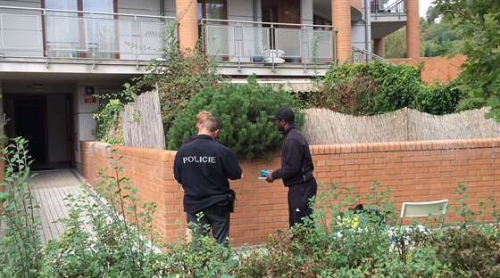 Policie zasahuju u úmysln zapáleného bytu v Máslov ulici v praských...