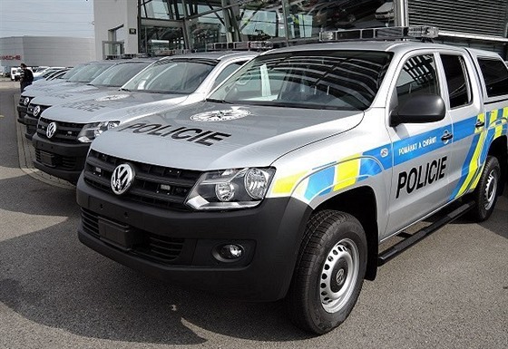 Nové vozy Policie R Volkswagen Amarok (24. 9. 2015)
