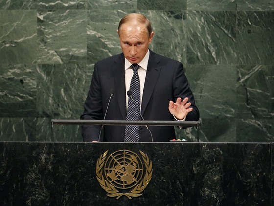 Vladimir Putin bhem svého proslovu na Valném shromádní OSN (28. záí 2015).