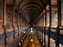 Knihovna Trinity College v Dublinu v Irsku byla zaloena spolu s univerzitou...