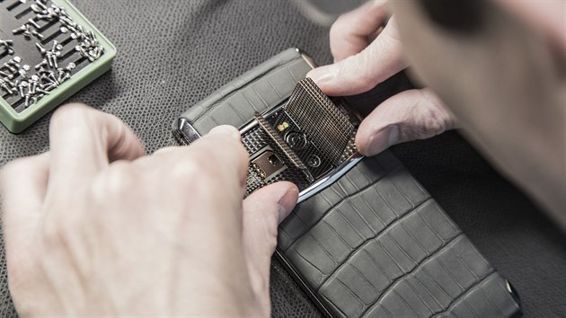 Nov Vertu Signature Touch