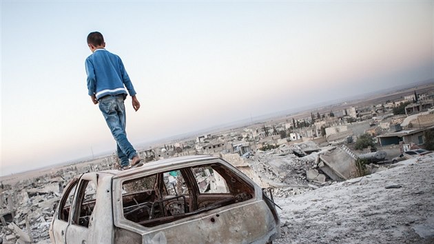 Z Kobani zbyly trosky. Osmdest procent msta je zcela znieno. A zima se bl.