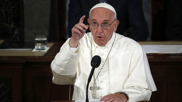 Pape Frantiek pronesl e v americkm Kongresu. (24. z 2015)