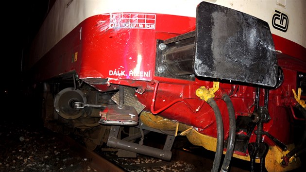 Na Uherskohradisku se na pejezdu srazil osobn vlak s autem.