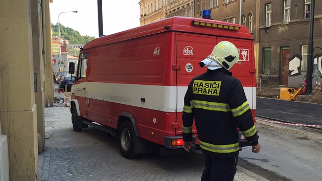 V praskm byt v Blehradsk ulici vzplla podomcku vyroben dmovnice (25.9.2015).