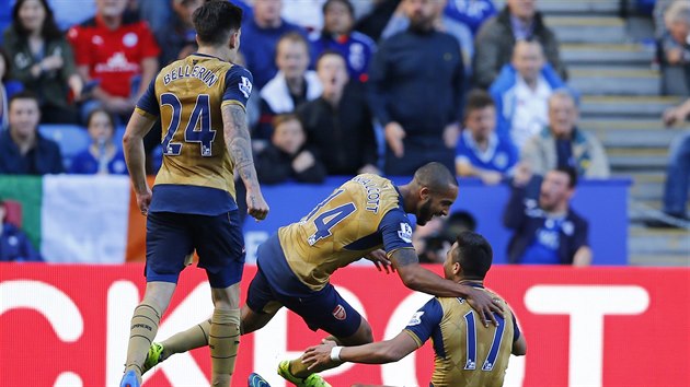Fotbalist Arsenalu slav gl v utkn s Leicesterem.