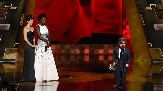 Dinklage pron dkovnou e na letonch cench Emmy (20. z 2015).