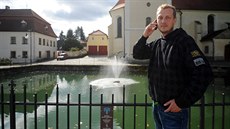 Fontána v rybníčku na náměstí v Jiřetíně pod Jedlovou se spustí automaticky po... Fontána v rybníčku na náměstí v Jiřetíně pod Jedlovou se spustí automaticky po...
