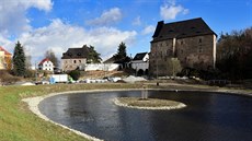 Na místě bývalých zahrádek v podhradí Vildštejna vznikl rozsáhlý odpočinkový... Na místě bývalých zahrádek v podhradí Vildštejna vznikl rozsáhlý odpočinkový...