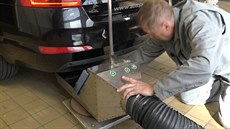 Měření emisí provádějí laboratoře na STK. Ne každá ale umí měřit emise dieselů. Měření emisí provádějí laboratoře na STK. Ne každá ale umí měřit emise dieselů.