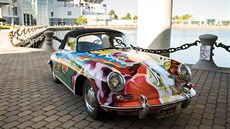 Porsche 356 C 1600 SC Cabriolet z roku 1964, které patřilo americké zpěvačce... Porsche 356 C 1600 SC Cabriolet z roku 1964, které patřilo americké zpěvačce...