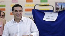 Lídr levicové Syrizy Alexis Tsipras po odchodu z volební síně (20. září 2015) Lídr levicové Syrizy Alexis Tsipras po odchodu z volební síně (20. září 2015)