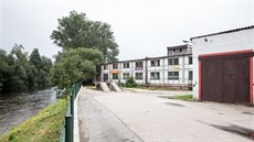 Ambit je čtyřhektarový areál u Vltavy v Českém Krumlově. Ambit je čtyřhektarový areál u Vltavy v Českém Krumlově.
