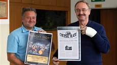 Jan Žídek, zástupce ředitele a Jaroslav Kočvara (vpravo), ředitel gymnázia... Jan Žídek, zástupce ředitele a Jaroslav Kočvara (vpravo), ředitel gymnázia...