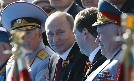 Ruský prezident Vladimir Putin na vojenské pehlídce na Rudém námstí.