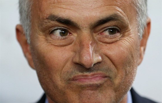 T̎KÉ ASY. José Mourinho nezaal letoní sezonu na lavice Chelsea vbec dobe.