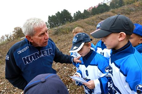 Josef erný debatuje s dtmi.