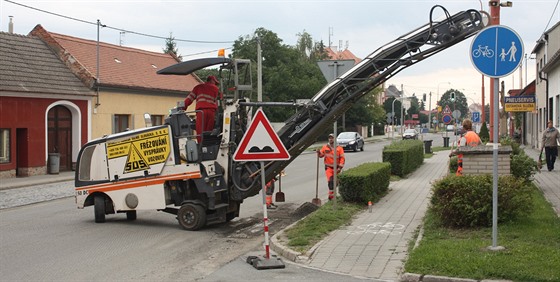 Oprava silnice ve Starém Mst.