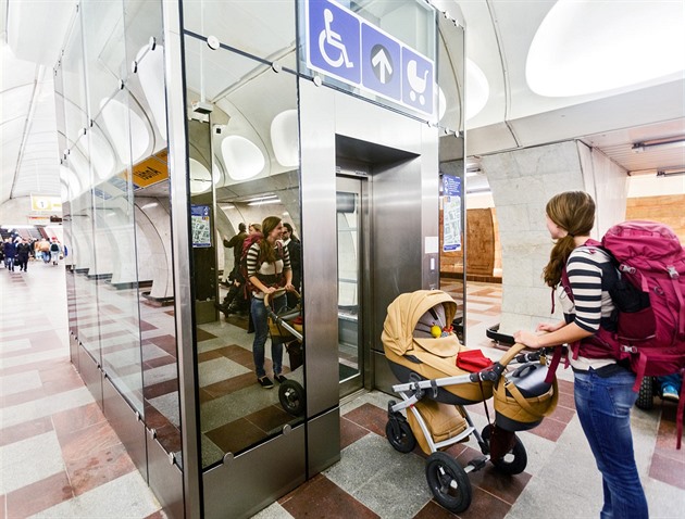 Nový výtah ve stanici Andl (8.10.2015).