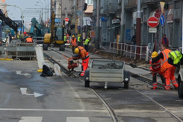 Rekonstrukce kolejí v Plzeské