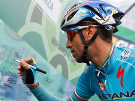 Cyklista Vincenzo Nibali ze stje Astana.