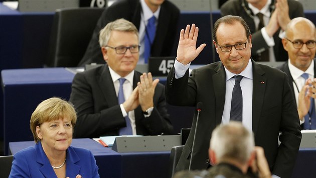 Nmeck kanclka Angela Merkelov a francouzsk prezident Francois Holland v Evropskm parlamentu. (7. jna 2015)