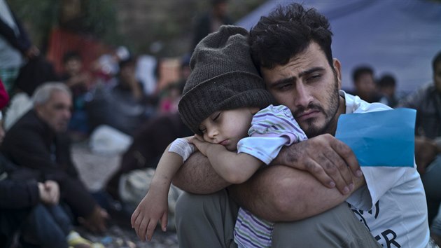 Uprchlci na eckm ostrov Lesbos (5. jna 2015)