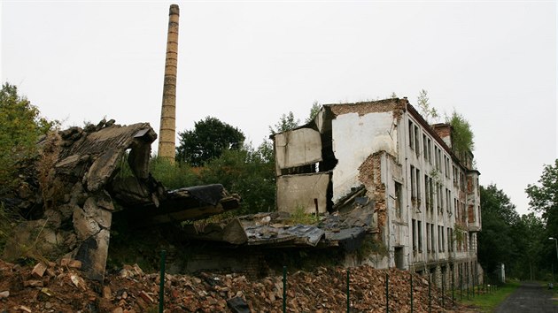 Z bvalho odvnho podniku Tosta ve Vejprtech zbyly ruiny.