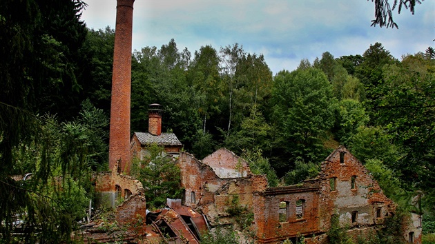 Pivovar fungující do roku 1947, který zcela splynul s pírodou.