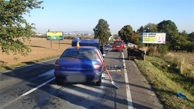 Po nrazu do vozku auto vzpllo.