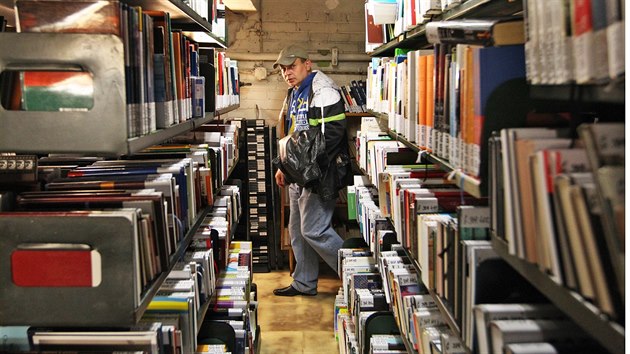 V ostravsk vdeck knihovn maj pes 600 tisc knih (6. jna 2015).